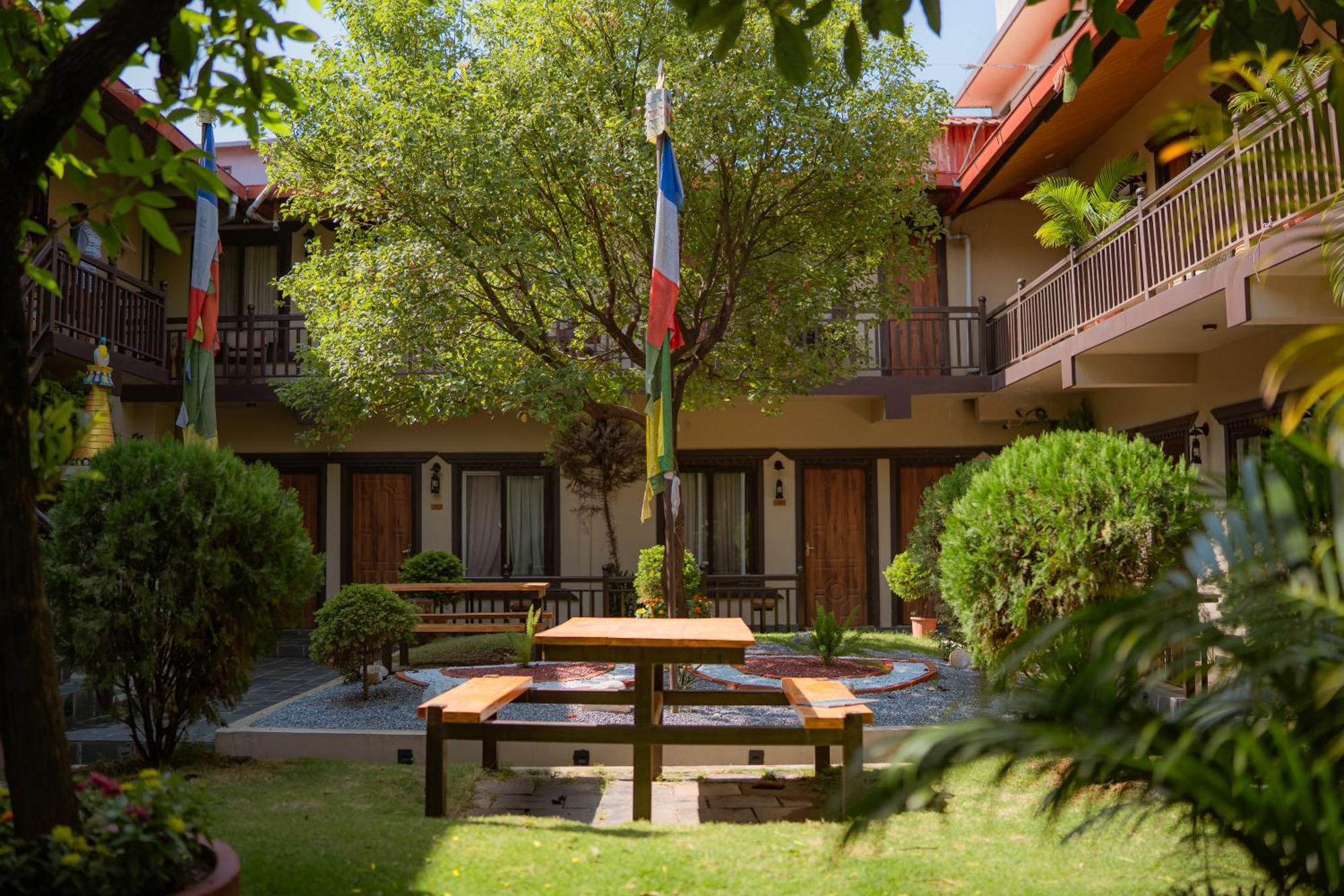 Busy Bee Resort, โพคารา ภายนอก รูปภาพ