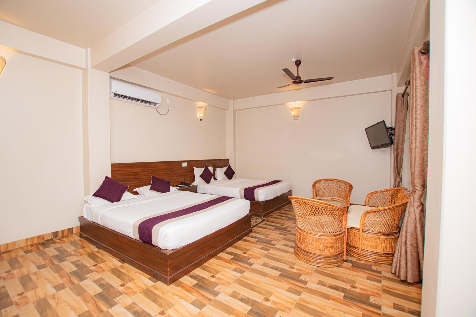 Busy Bee Resort, โพคารา ภายนอก รูปภาพ